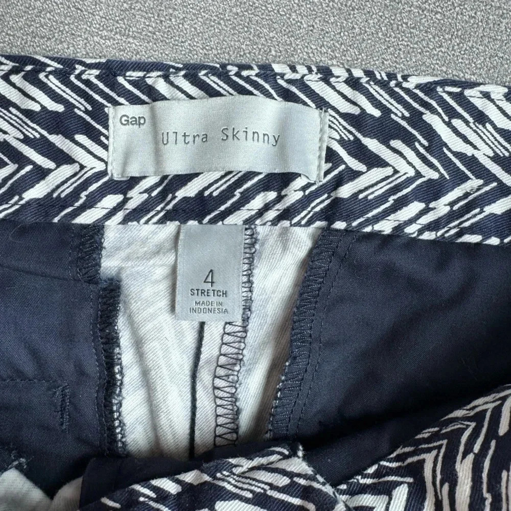 Women’s Gap Ultra Skinny Stretch Pant - blue and white, size 4 - Picture 4 of 9
